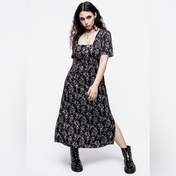 Disturbia Dresses & Skirts - NEW Disturbia Naomi Squareneck Floral Dress Black White Size 2 US Midi Maxi NWOT